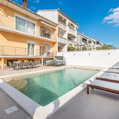 Jakov With Pool Appartement Zadar