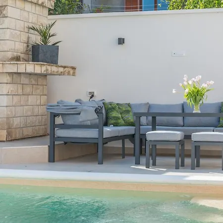 דירה Jakov With A Pool *