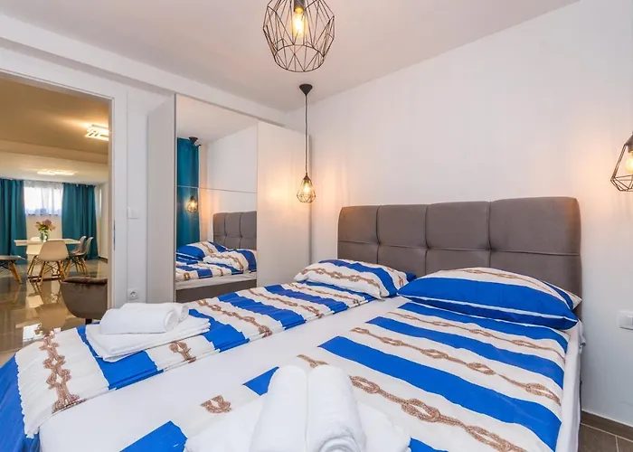 Apartamento Jakov With A Pool *