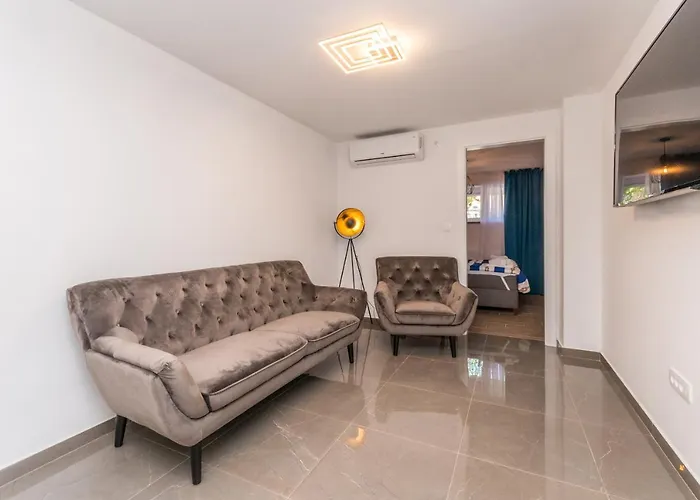 Apartamento Jakov With A Pool Zadar