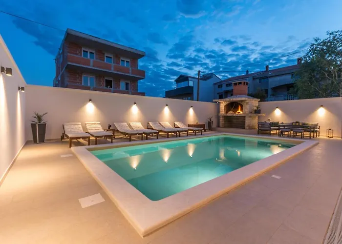 Apartamento Jakov With A Pool Zadar