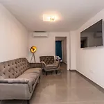 Apartment Jakov With Pool