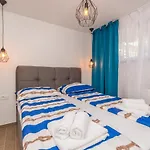 Jakov With Pool Apartment *
