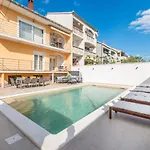 Jakov With Pool Apartment Zadar