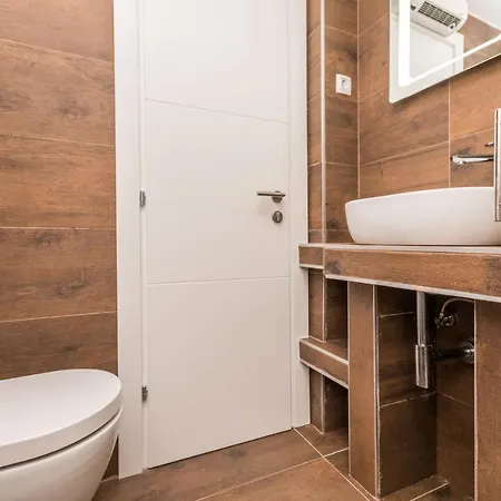 Jakov With A Pool Apartamento *