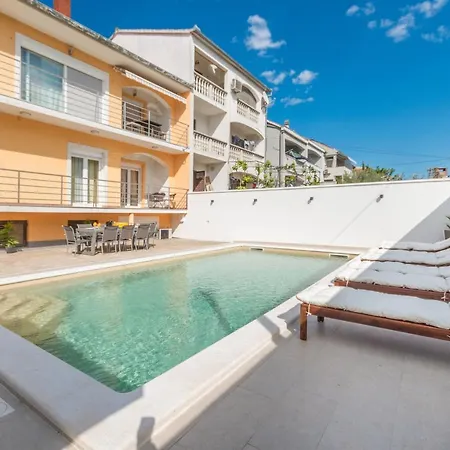 Jakov With Pool Apartamento *