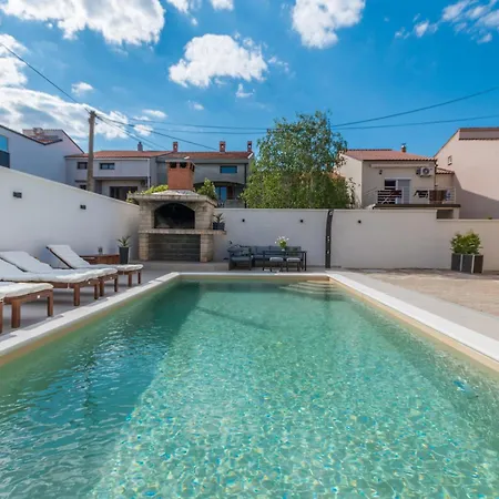 Διαμέρισμα Jakov With A Pool