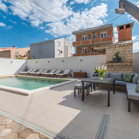 Apartment Jakov With Pool *