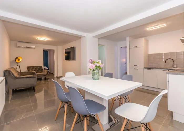 Jakov With A Pool * Zadar