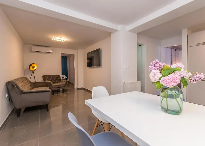 Jakov With A Pool Zara