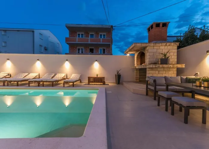 Jakov With A Pool Appartement Zadar